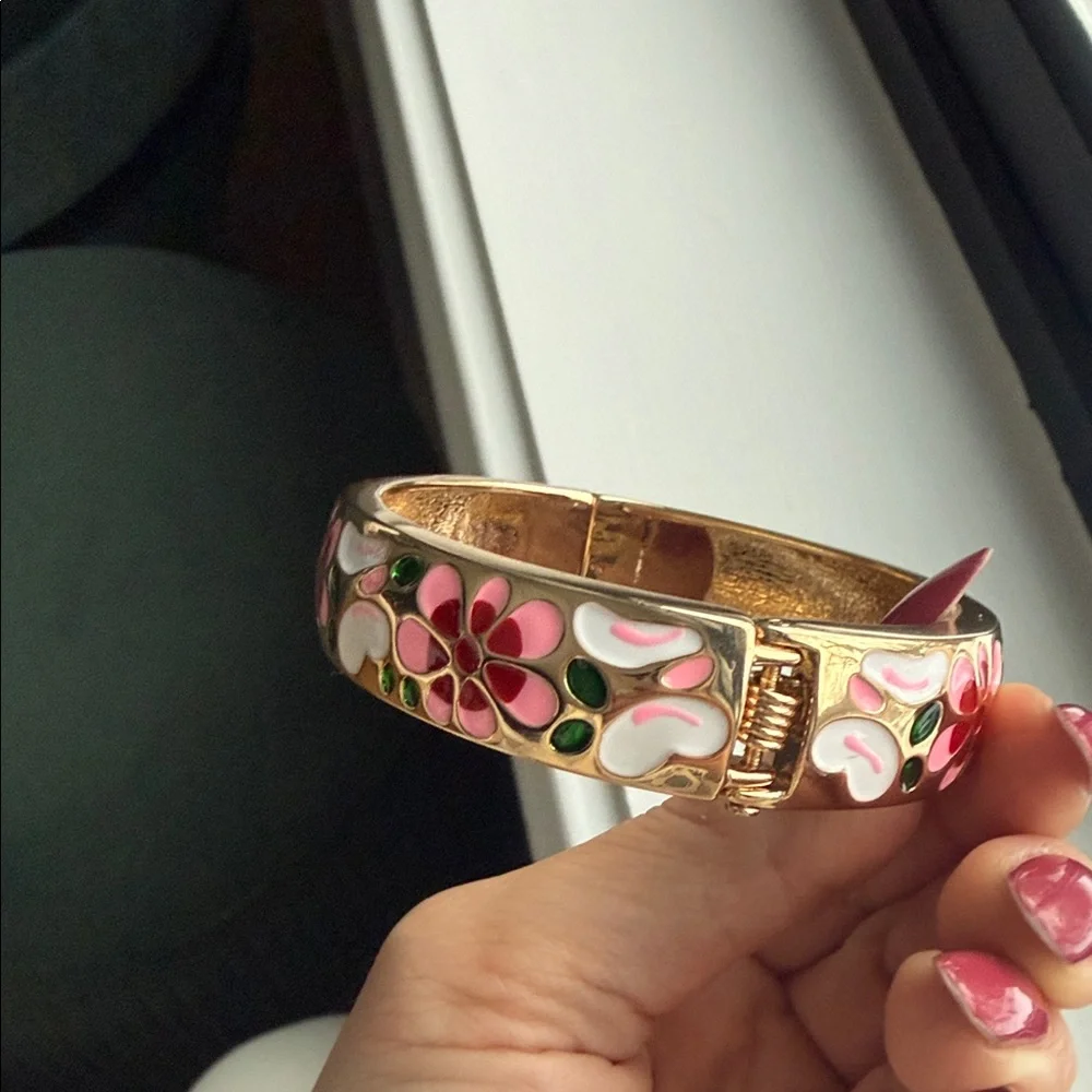 Chic Floral Enamel Bracelet with Pink and Green Accents - Picture 9 of 14